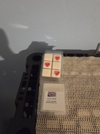 Love Spell 2.5 OZ Wax Melts Clamshell
